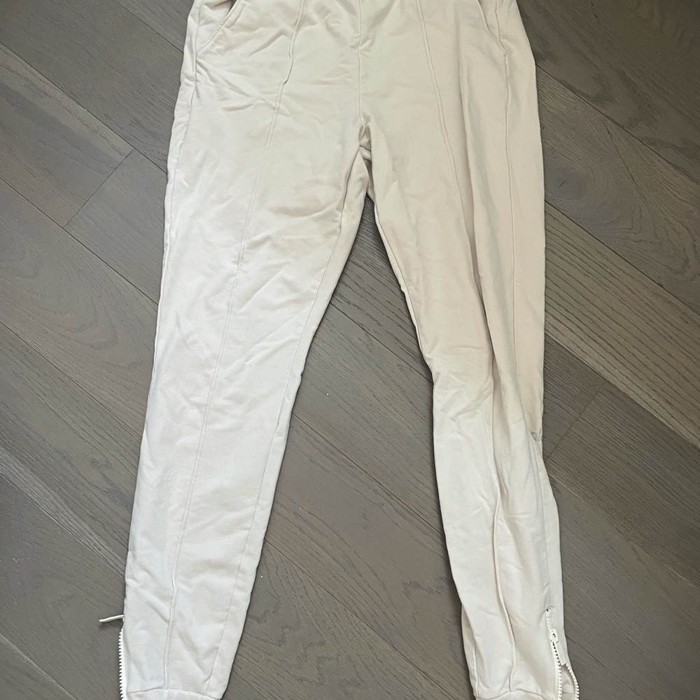 Alo White Joggers